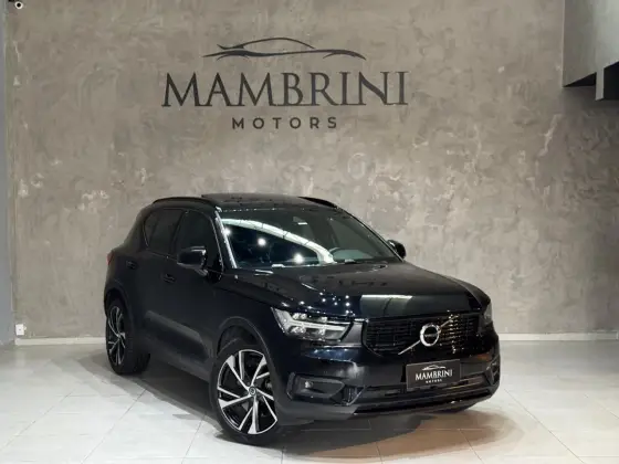 VOLVO XC40 2021