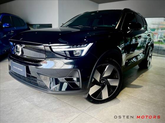 VOLVO XC40 2024