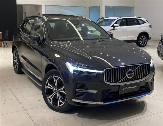 VOLVO XC60 2022