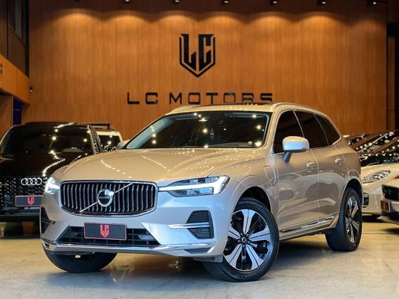 VOLVO XC60 2023