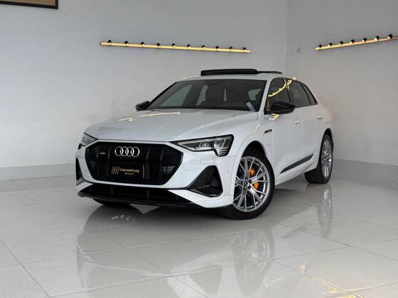 AUDI E-TRON 2022