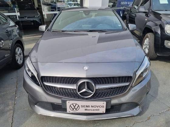 MERCEDES-BENZ A 200 2016