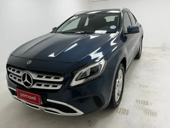 MERCEDES-BENZ GLA 200 2020