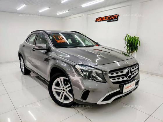 MERCEDES-BENZ GLA 200 2018