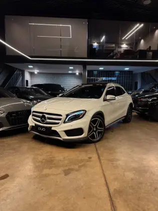MERCEDES-BENZ GLA 250 2016