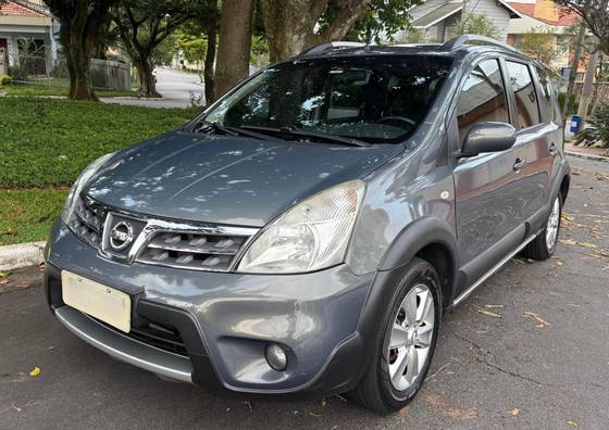 NISSAN LIVINA 2014