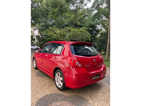NISSAN TIIDA 2012