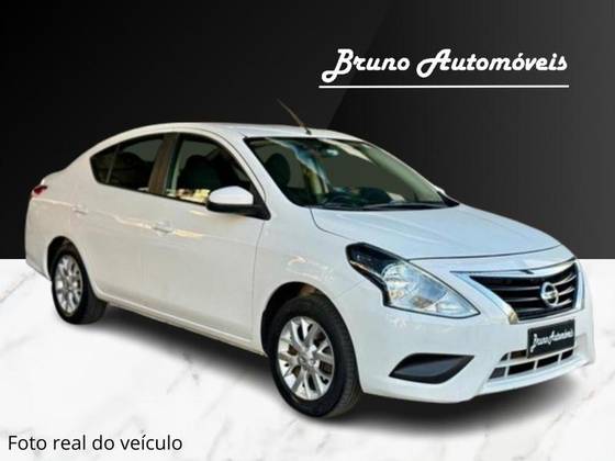 NISSAN VERSA 2017
