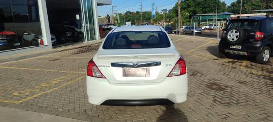NISSAN VERSA 2019