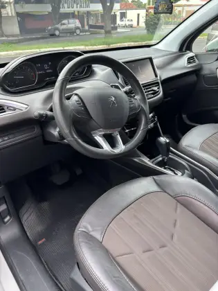 PEUGEOT 2008 2017