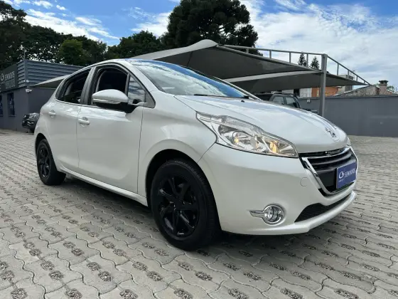 PEUGEOT 208 2014