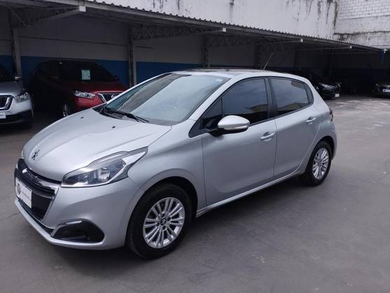 PEUGEOT 208 2018