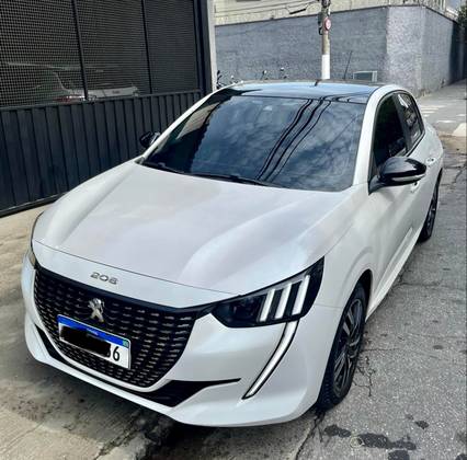 PEUGEOT 208 2021