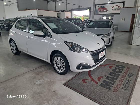 PEUGEOT 208 2017
