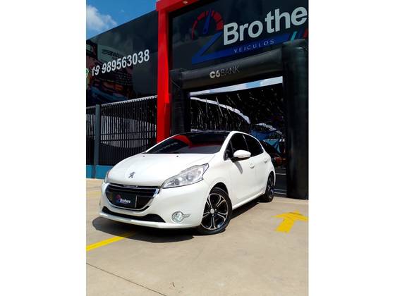 PEUGEOT 208 2015