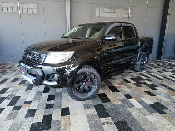 TOYOTA HILUX 2012