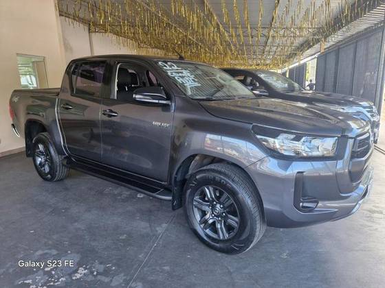 TOYOTA HILUX 2022