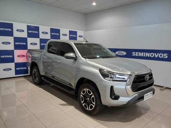 TOYOTA HILUX 2024