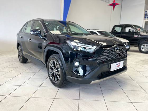 TOYOTA RAV4 2025