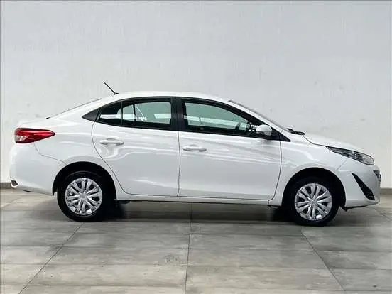 TOYOTA YARIS 2024