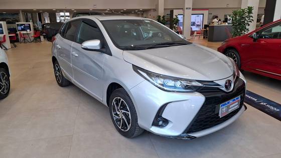 TOYOTA YARIS 2025