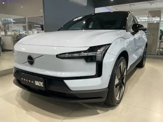 VOLVO EX30 2024
