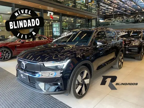 VOLVO XC40 2024
