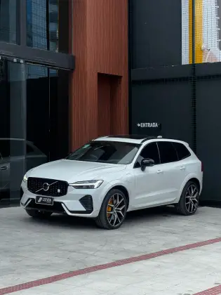 VOLVO XC60 2024