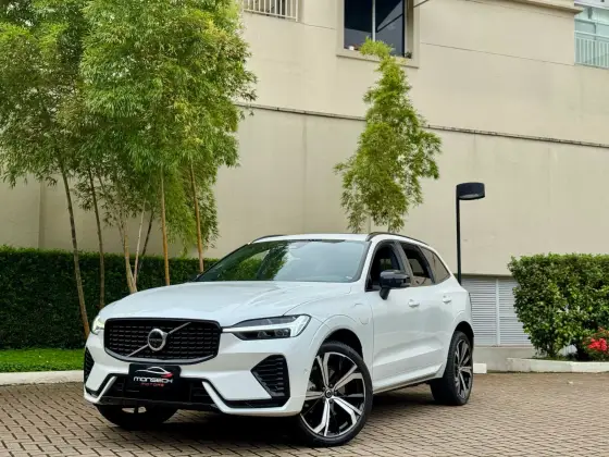 VOLVO XC60 2023