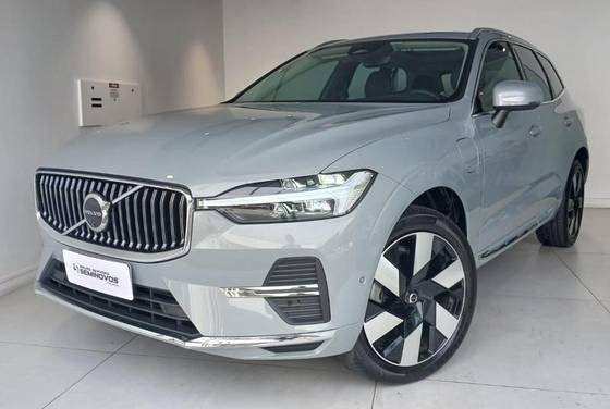 VOLVO XC60 2024