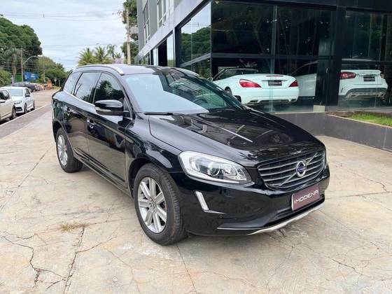 VOLVO XC60 2017