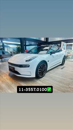 ZEEKR 001 2025