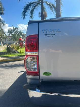 TOYOTA HILUX 2015