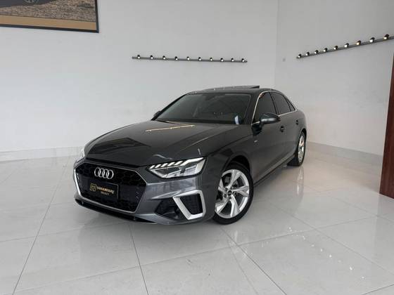 AUDI A4 2022
