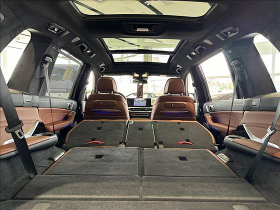 BMW X7 2025