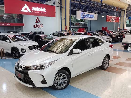 TOYOTA YARIS 2025