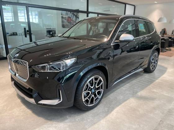 BMW iX1 2025
