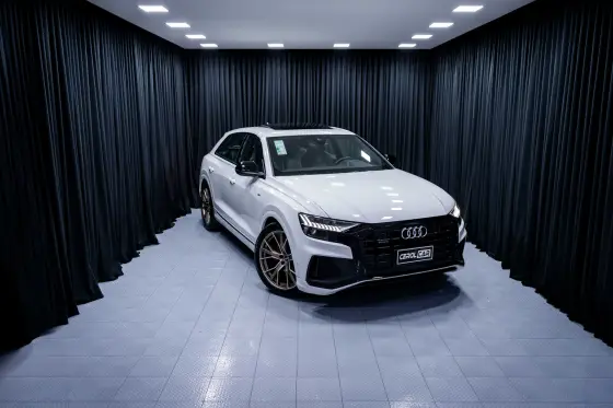 AUDI Q8 2023