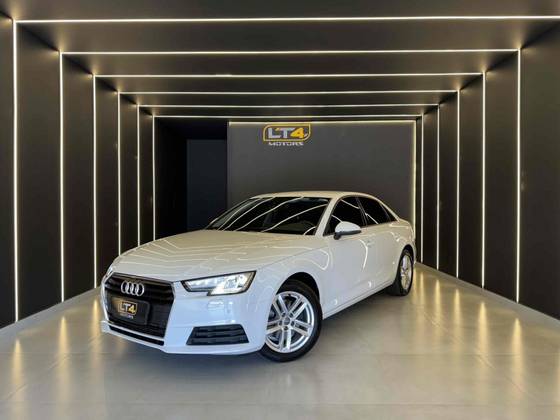 AUDI A4 2019