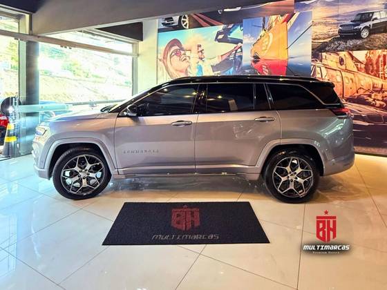JEEP COMMANDER 2024