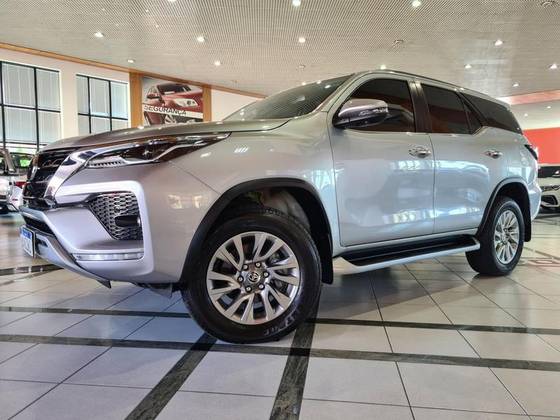 TOYOTA HILUX 2022