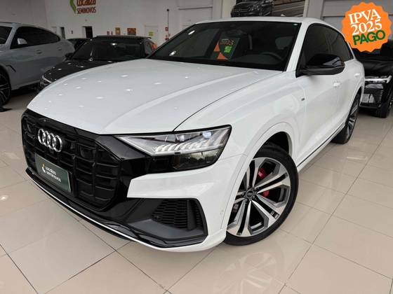 AUDI Q8 2023