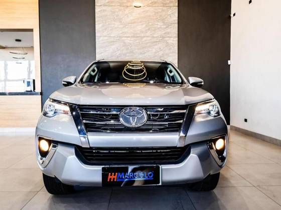 TOYOTA HILUX 2016