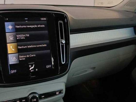 VOLVO XC40 2020