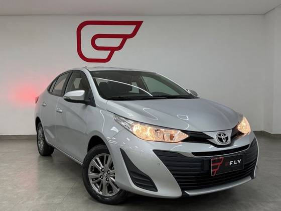 TOYOTA YARIS 2021