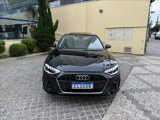 AUDI A4 2021