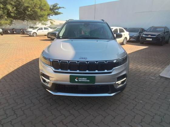 JEEP COMMANDER 2023