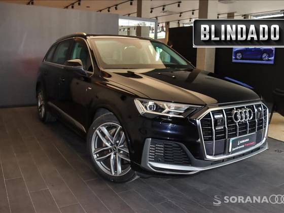 AUDI Q7 2021
