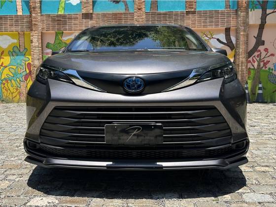 TOYOTA SIENNA 2024