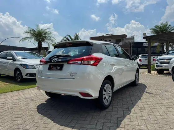 TOYOTA YARIS 2021